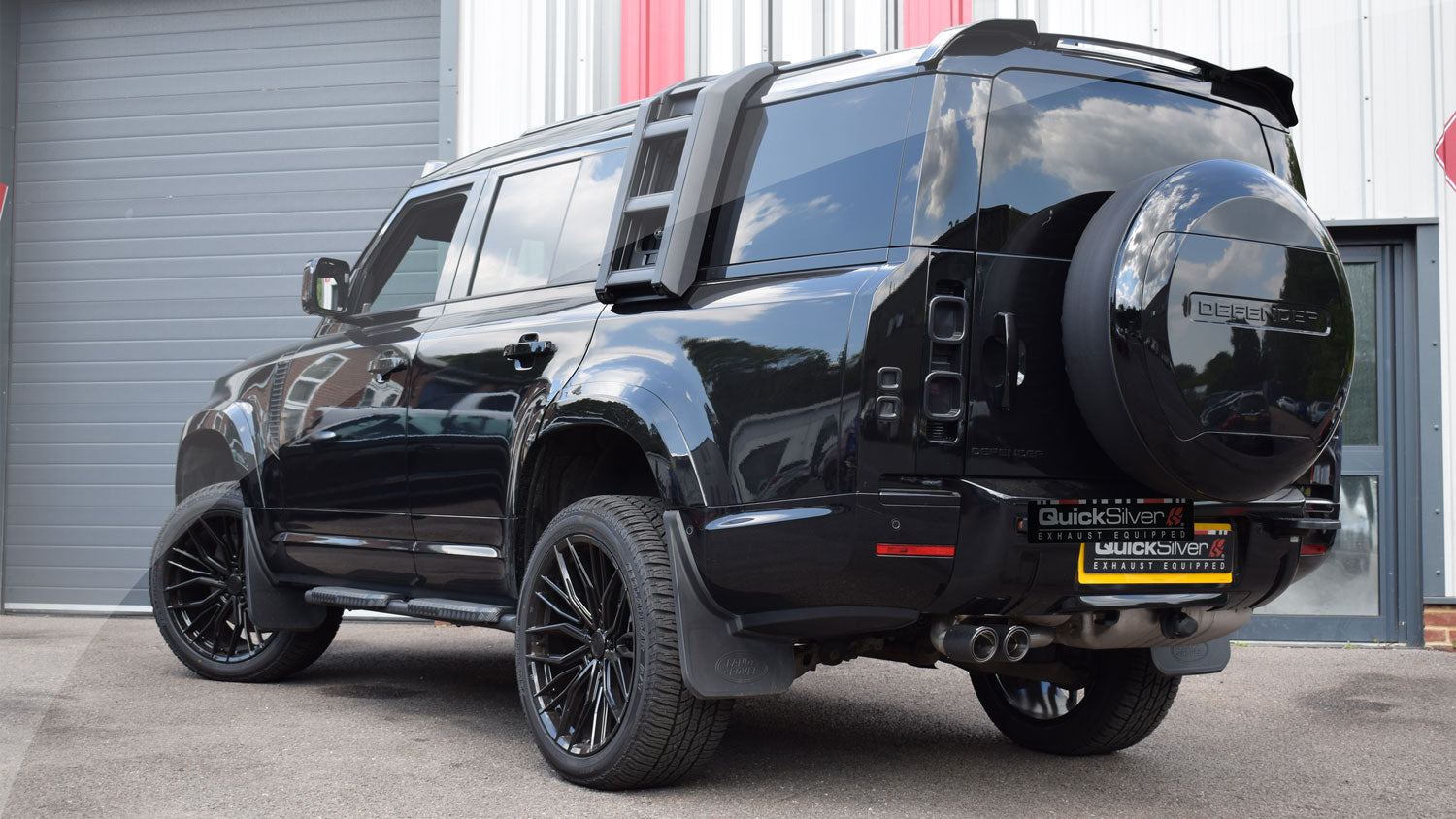 Huge Defender 130 Diesel now Sounds Better with a QuickSilver Exhaust V8 Sound