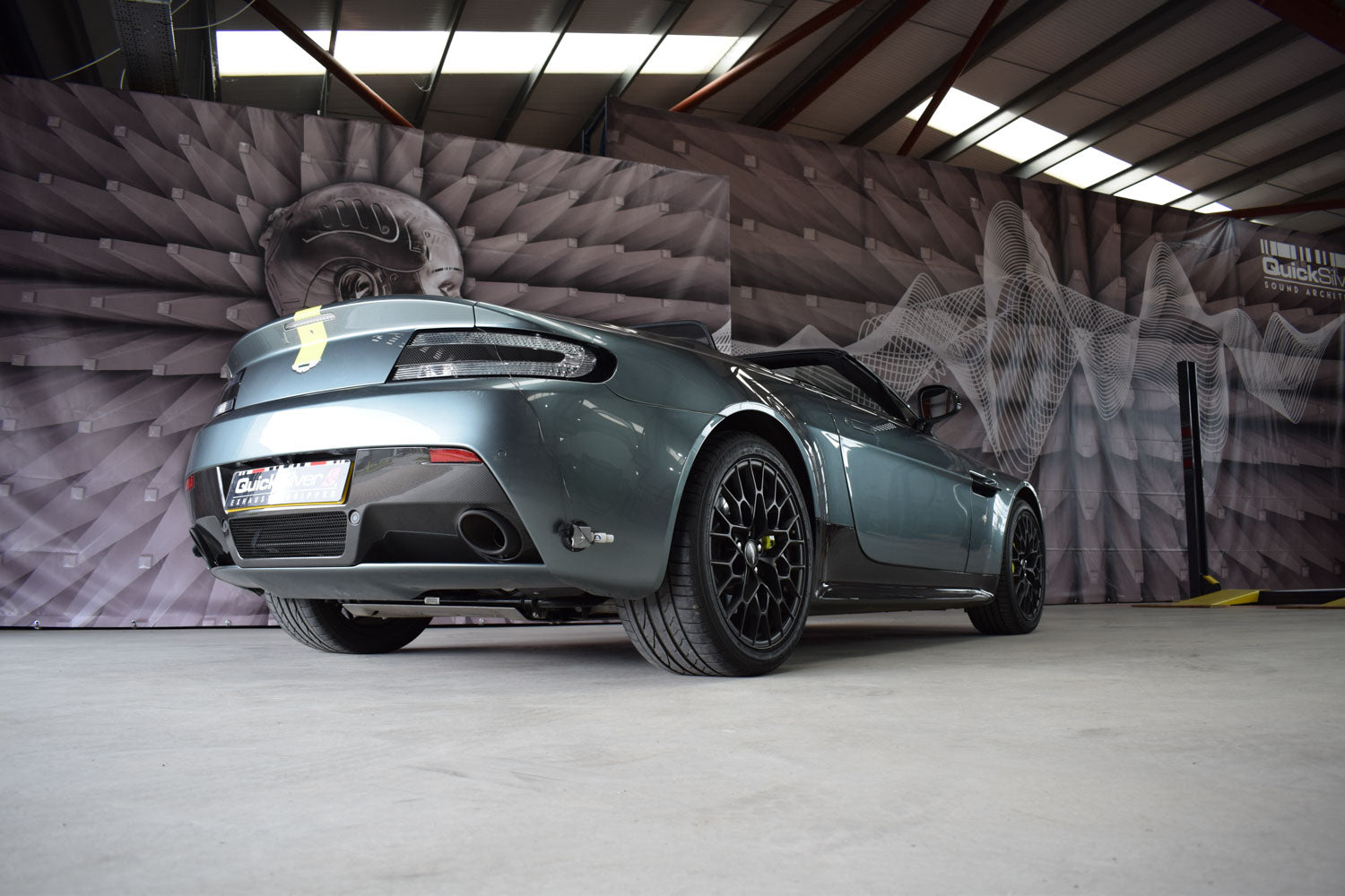 Aston Martin V8 Vantage inc. AMR - Titanium Ultralight Rear Exhaust Section (2005-18)