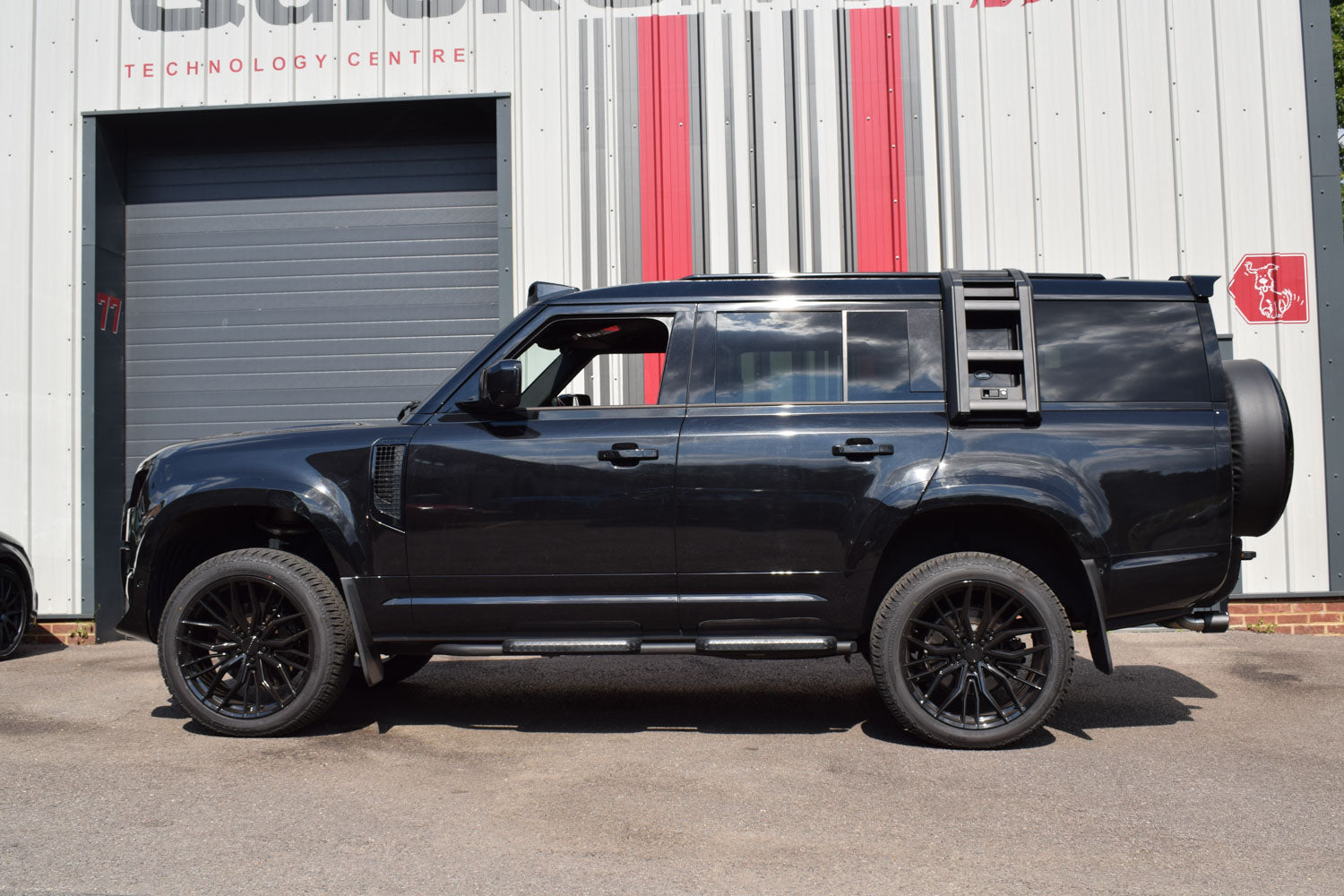 Land Rover Defender P400 130 - Sport System with Sound Architect™ (2021 on)