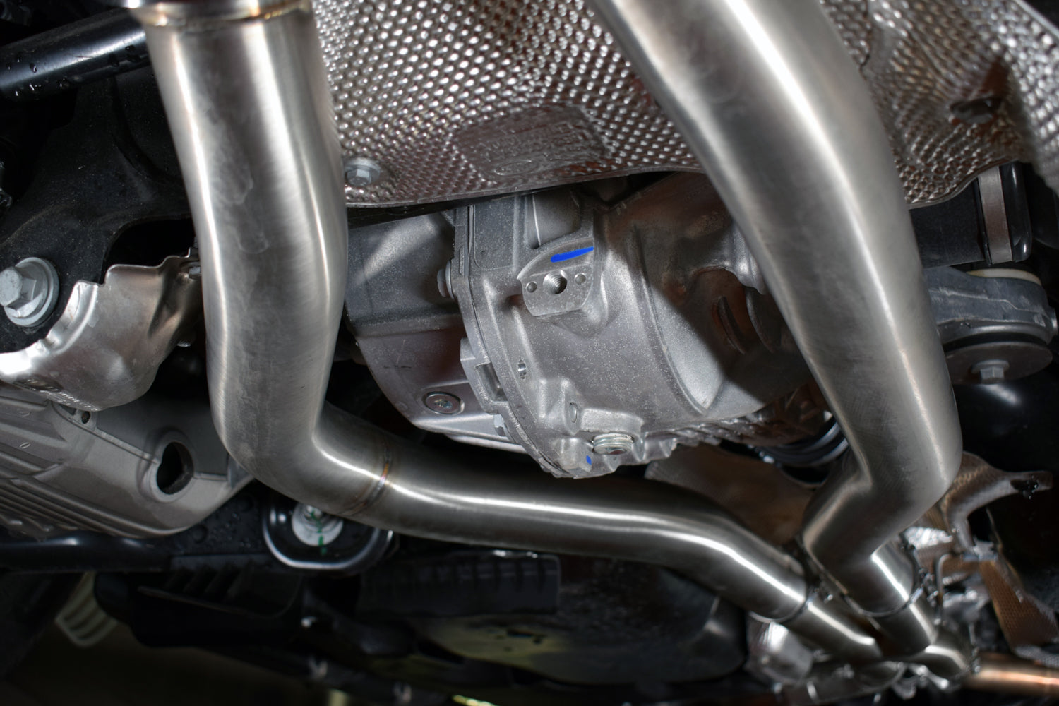 Land Rover Defender P425 V8 90, 110 OR 130 - SUPERSPORT System with Sound Architect™ (2025 on)