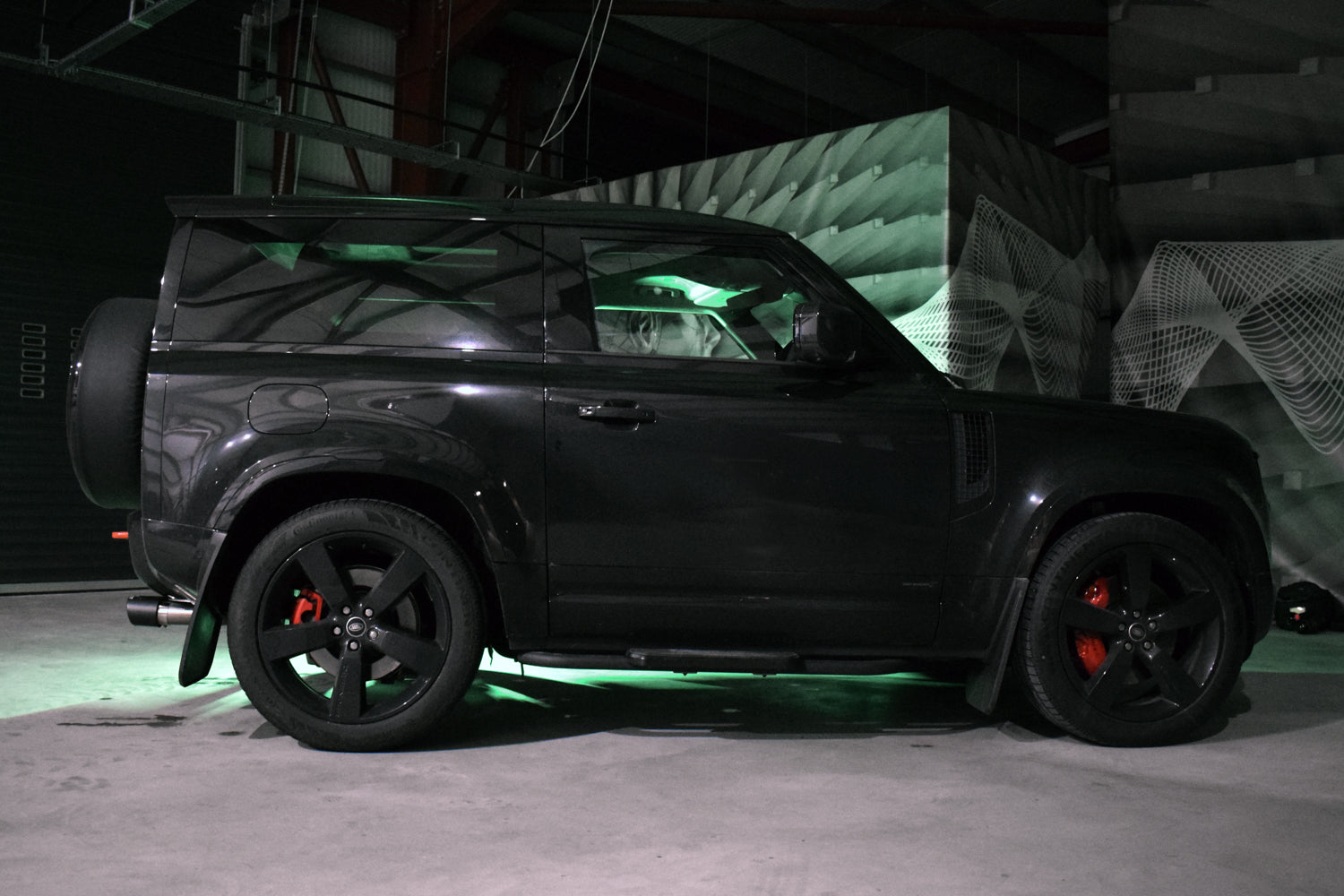 Land Rover Defender P425 V8 90, 110 OR 130 - SUPERSPORT System with Sound Architect™ (2025 on)