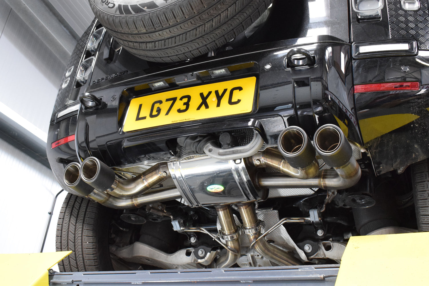 Land Rover Defender P525 V8 130 - Sport System with Sound Architect™ (2021 on)